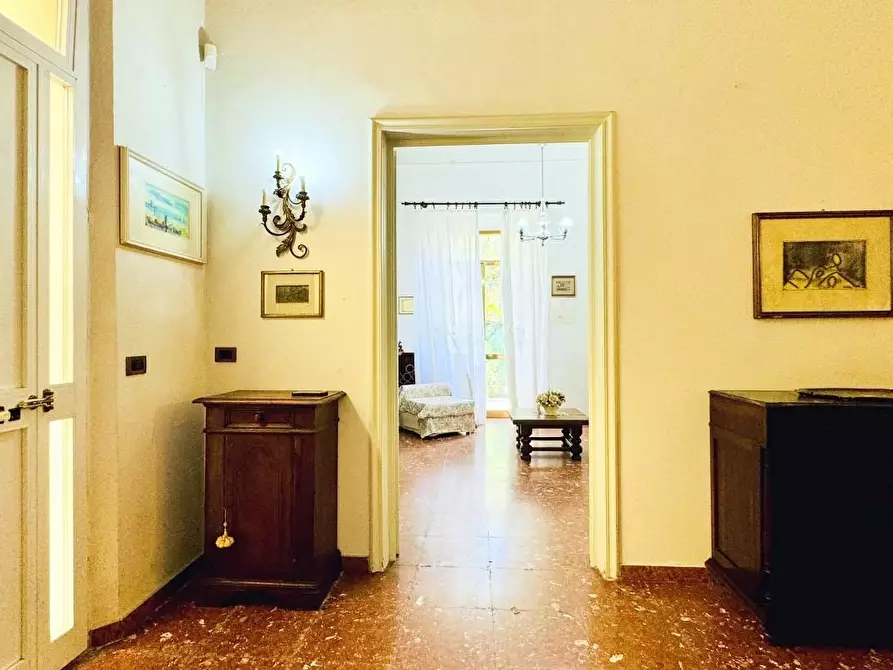 Immagine 6 di Casa indipendente in vendita  a Viareggio