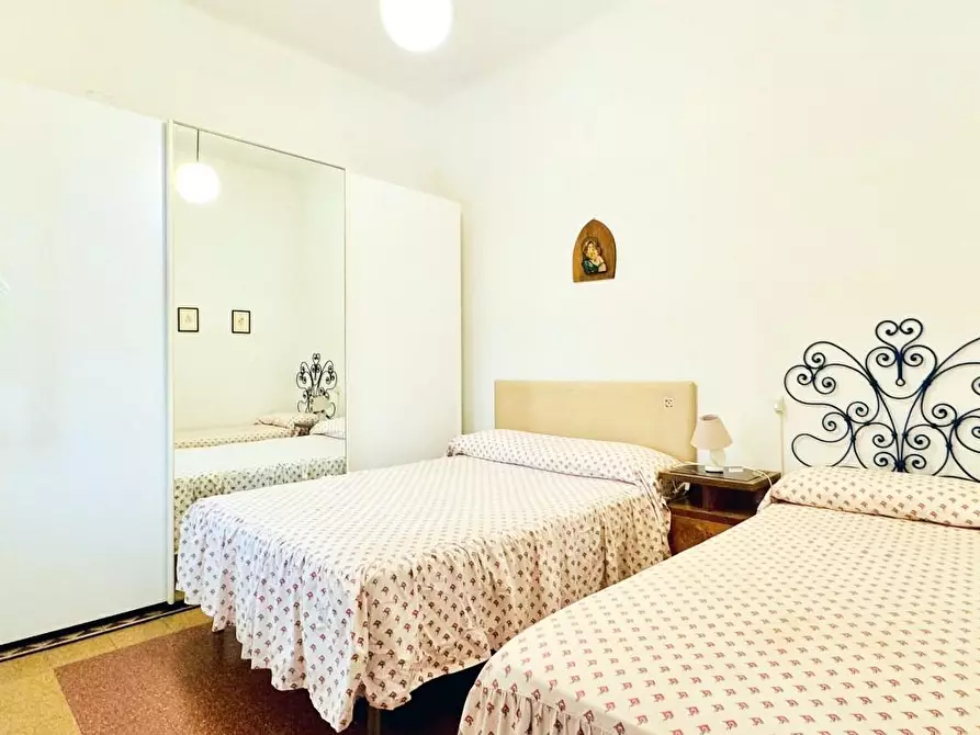 Immagine 43 di Casa indipendente in vendita  a Viareggio