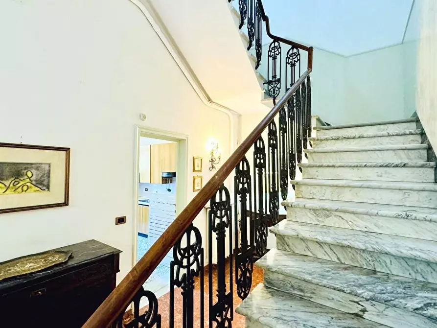 Immagine 15 di Casa indipendente in vendita  a Viareggio