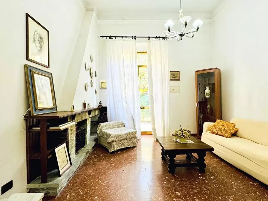 Immagine 8 di Casa indipendente in vendita  a Viareggio