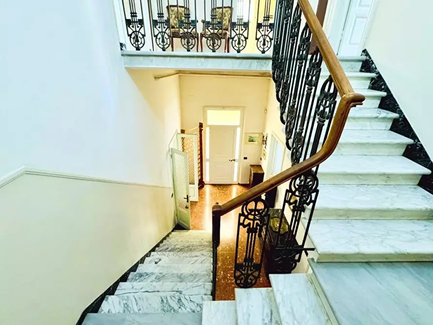 Immagine 38 di Casa indipendente in vendita  a Viareggio