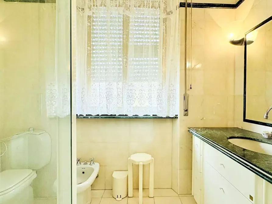 Immagine 26 di Casa indipendente in vendita  a Viareggio