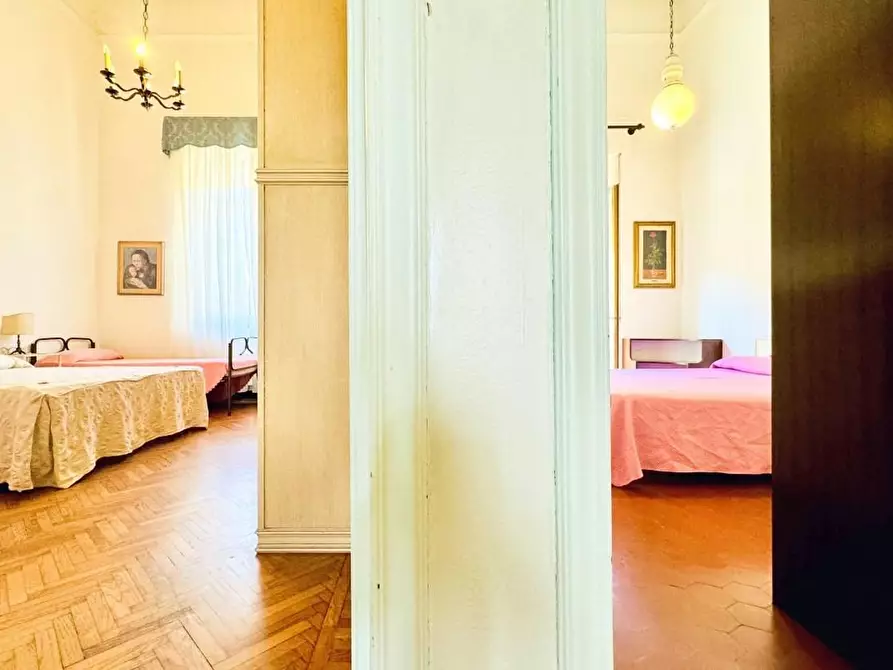 Immagine 29 di Casa indipendente in vendita  a Viareggio