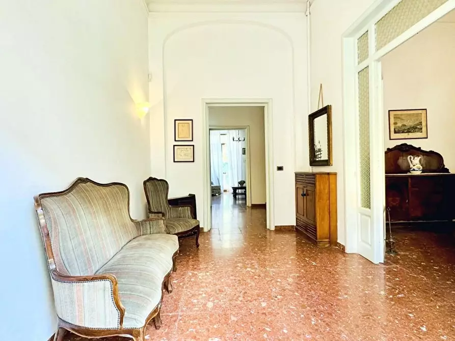 Immagine 3 di Casa indipendente in vendita  a Viareggio