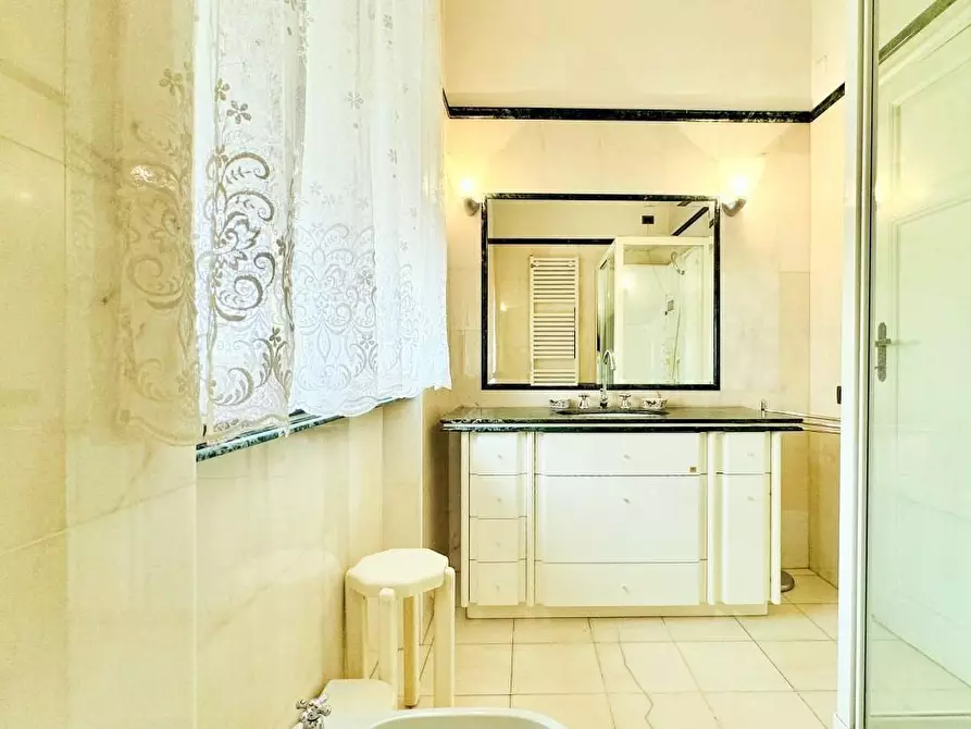 Immagine 27 di Casa indipendente in vendita  a Viareggio