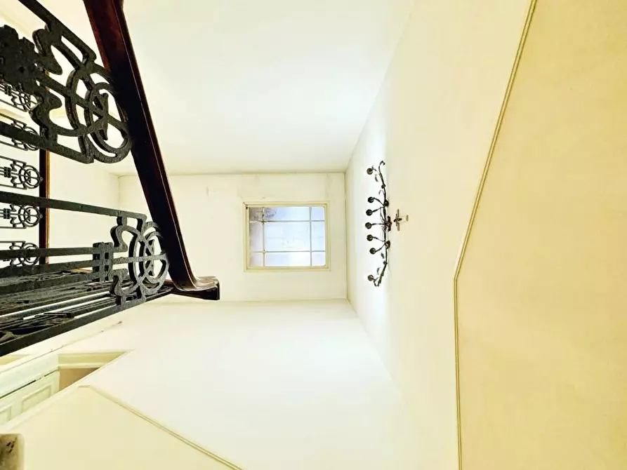 Immagine 18 di Casa indipendente in vendita  a Viareggio