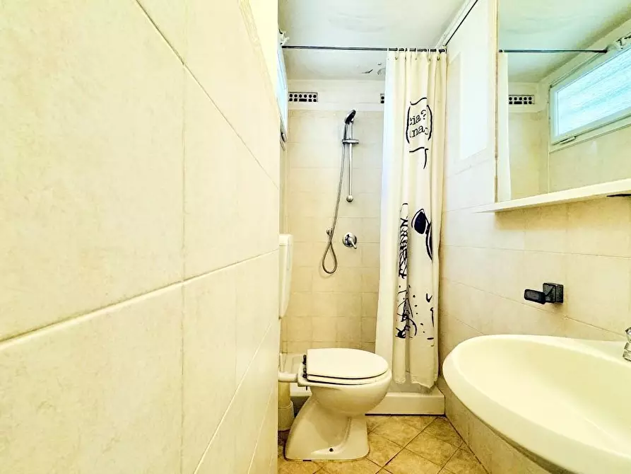 Immagine 12 di Casa indipendente in vendita  a Viareggio