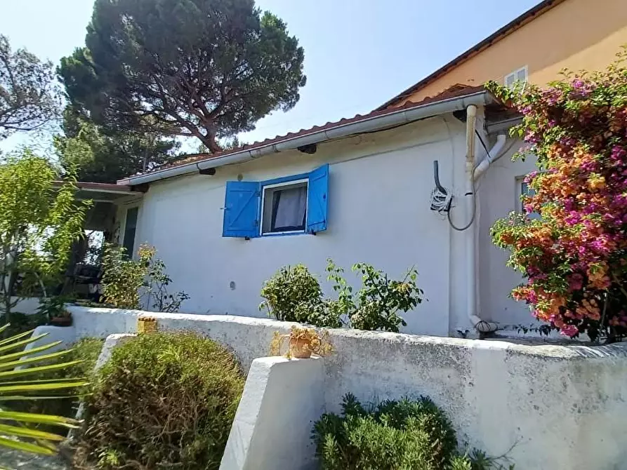 Immagine 24 di Casa semindipendente in vendita  a Livorno