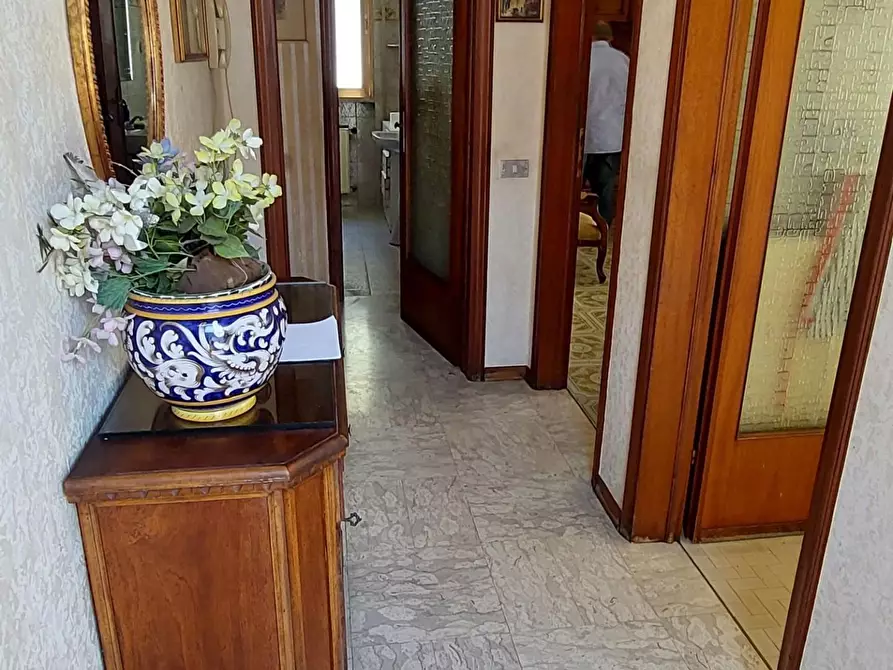 Immagine 1 di Appartamento in affitto  a Viareggio