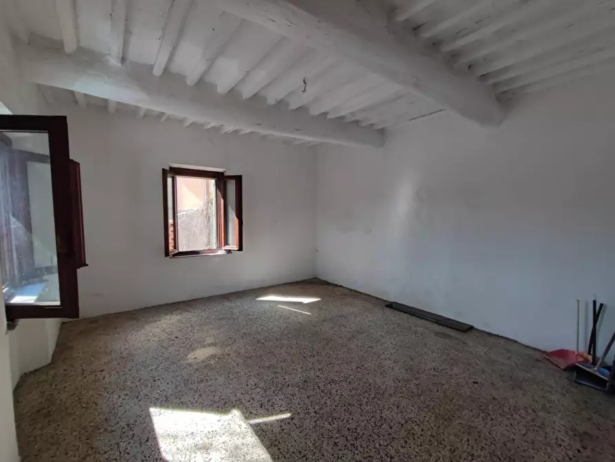 Immagine 1 di Casa indipendente in vendita  a Crespina Lorenzana