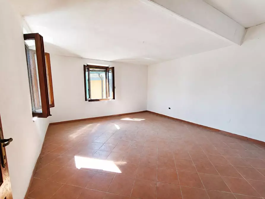 Immagine 2 di Casa indipendente in vendita  a Crespina Lorenzana