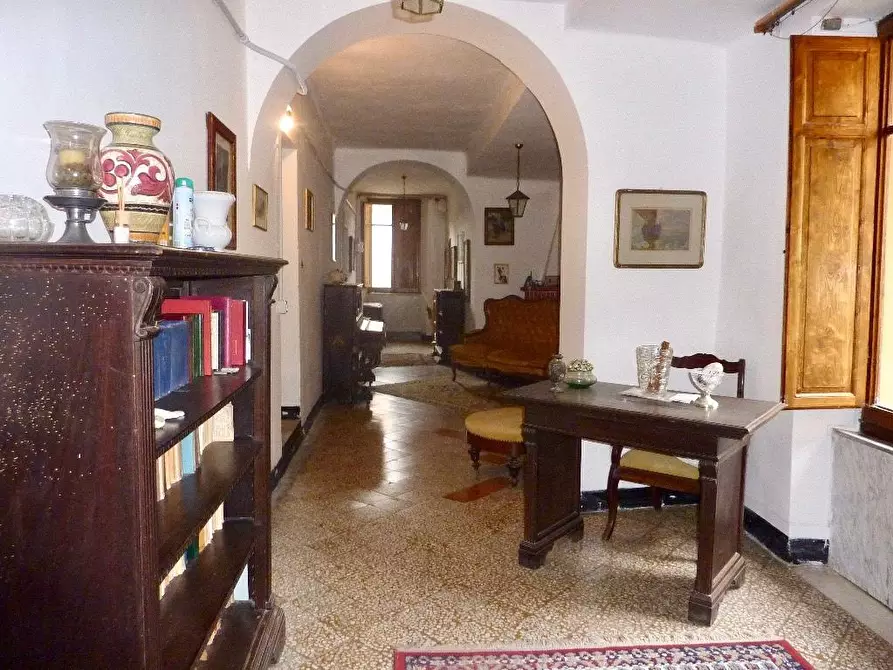 Immagine 9 di Porzione di casa in vendita  a Montignoso