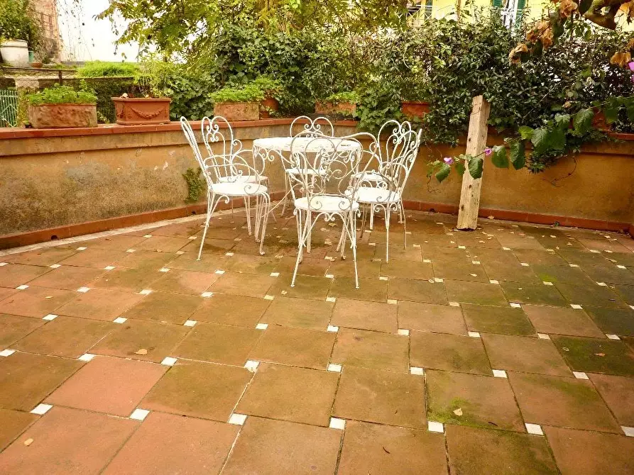 Immagine 5 di Porzione di casa in vendita  a Montignoso