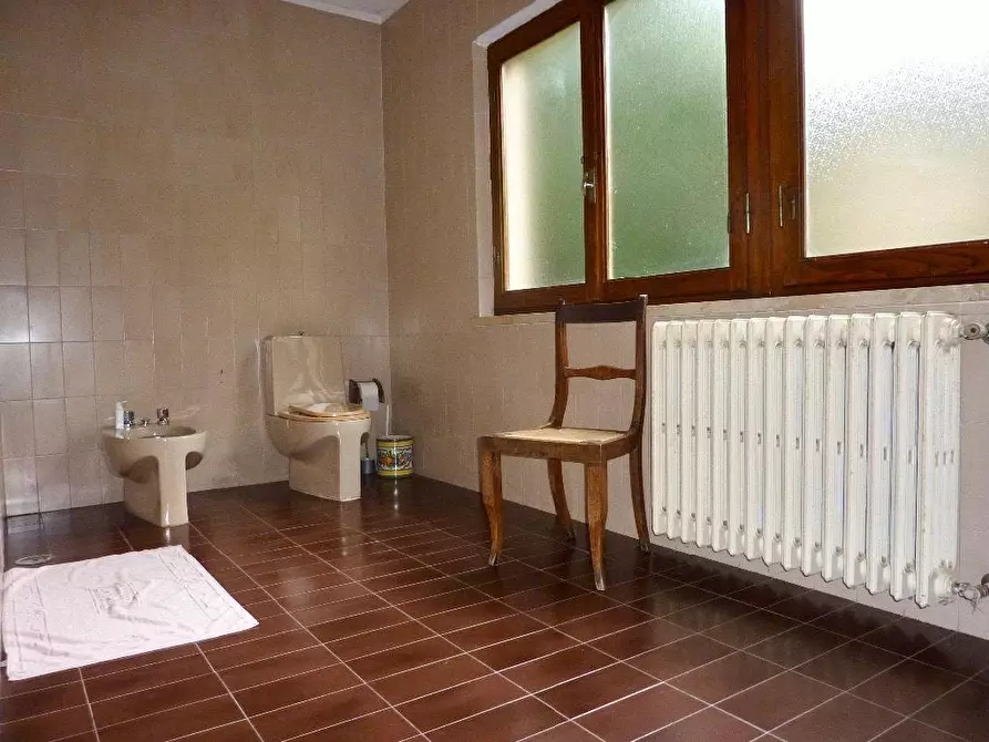 Immagine 15 di Porzione di casa in vendita  a Montignoso