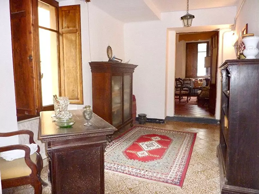 Immagine 11 di Porzione di casa in vendita  a Montignoso