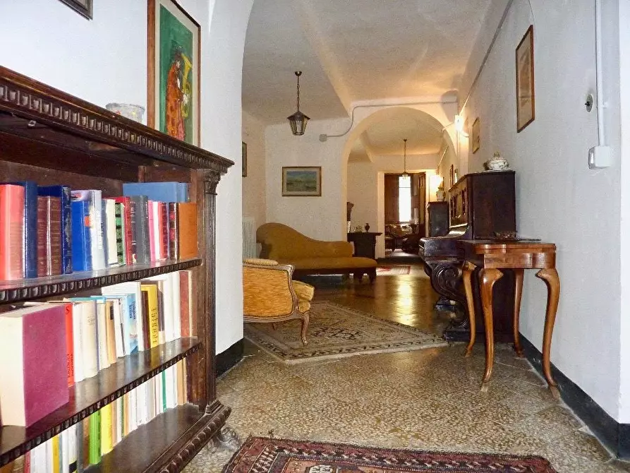 Immagine 10 di Porzione di casa in vendita  a Montignoso