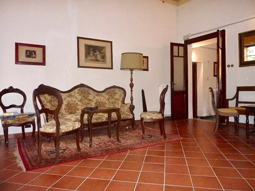 Immagine 7 di Porzione di casa in vendita  a Montignoso