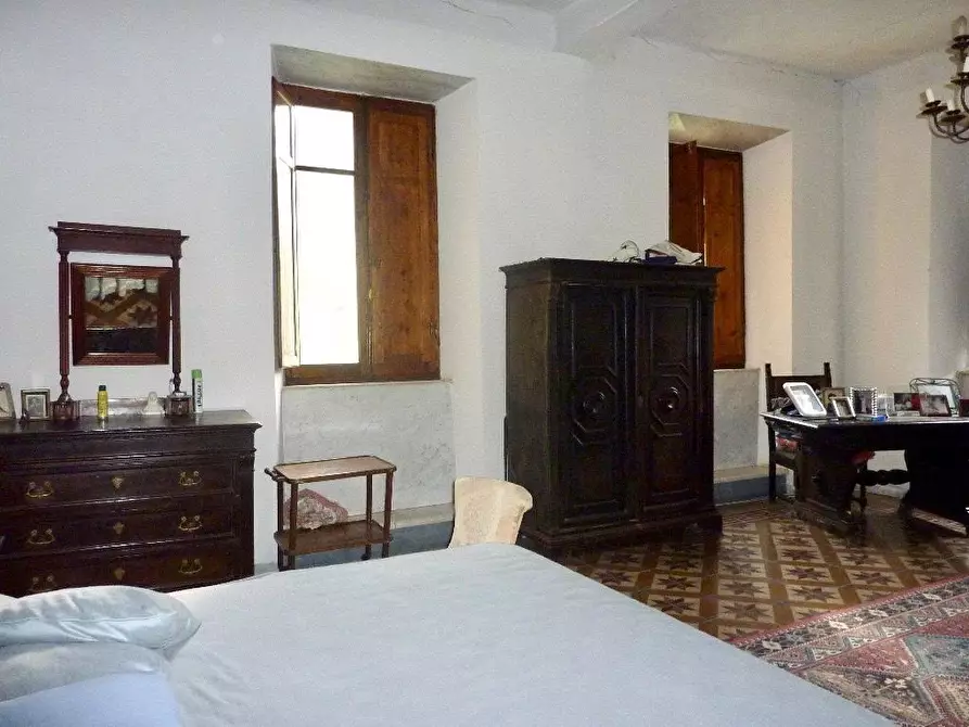 Immagine 19 di Porzione di casa in vendita  a Montignoso