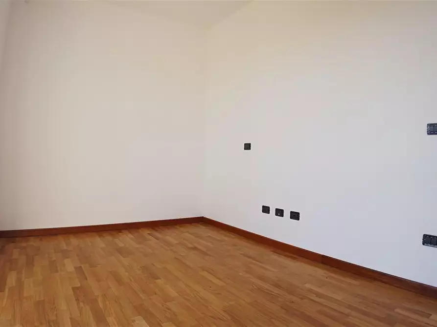 Immagine 11 di Villetta a schiera in vendita  a Carrara