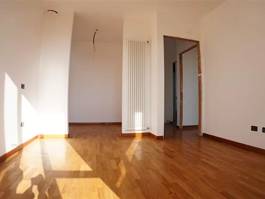 Immagine 9 di Villetta a schiera in vendita  a Carrara