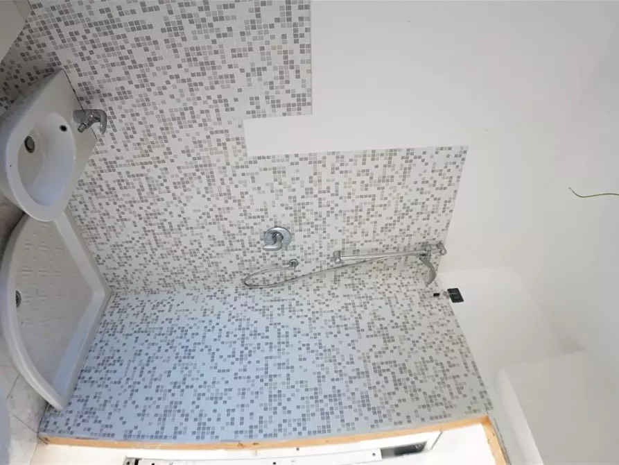 Immagine 14 di Villetta a schiera in vendita  a Carrara