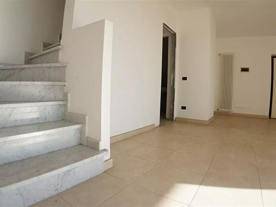 Immagine 4 di Villetta a schiera in vendita  a Carrara