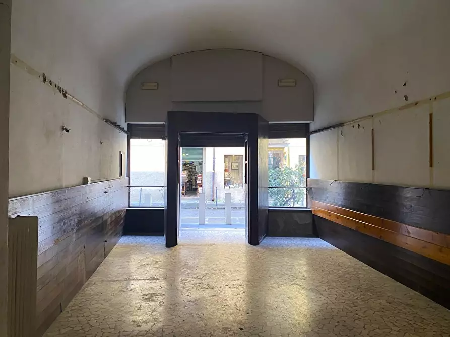 Immagine 16 di Locale commerciale in affitto  a Pisa