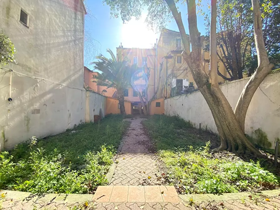 Immagine 13 di Locale commerciale in affitto  a Pisa