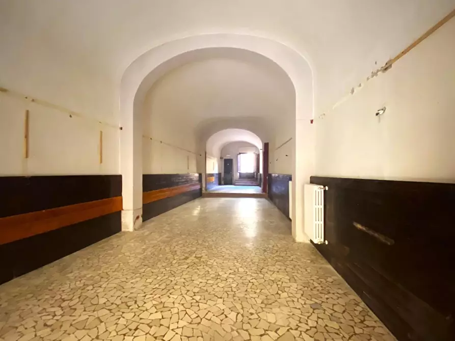 Immagine 14 di Locale commerciale in affitto  a Pisa