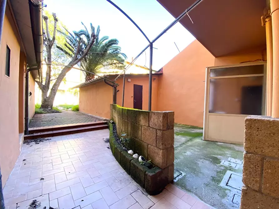 Immagine 9 di Locale commerciale in affitto  a Pisa