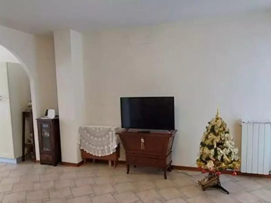 Immagine 11 di Terratetto in vendita  a Capraia E Limite