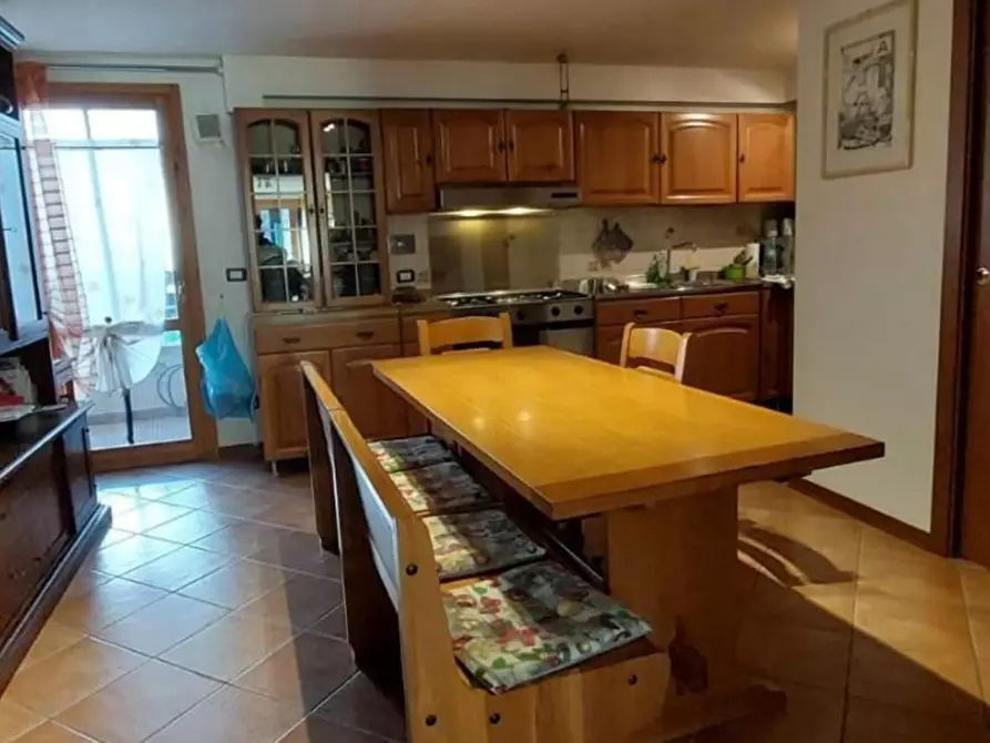 Immagine 2 di Terratetto in vendita  a Capraia E Limite