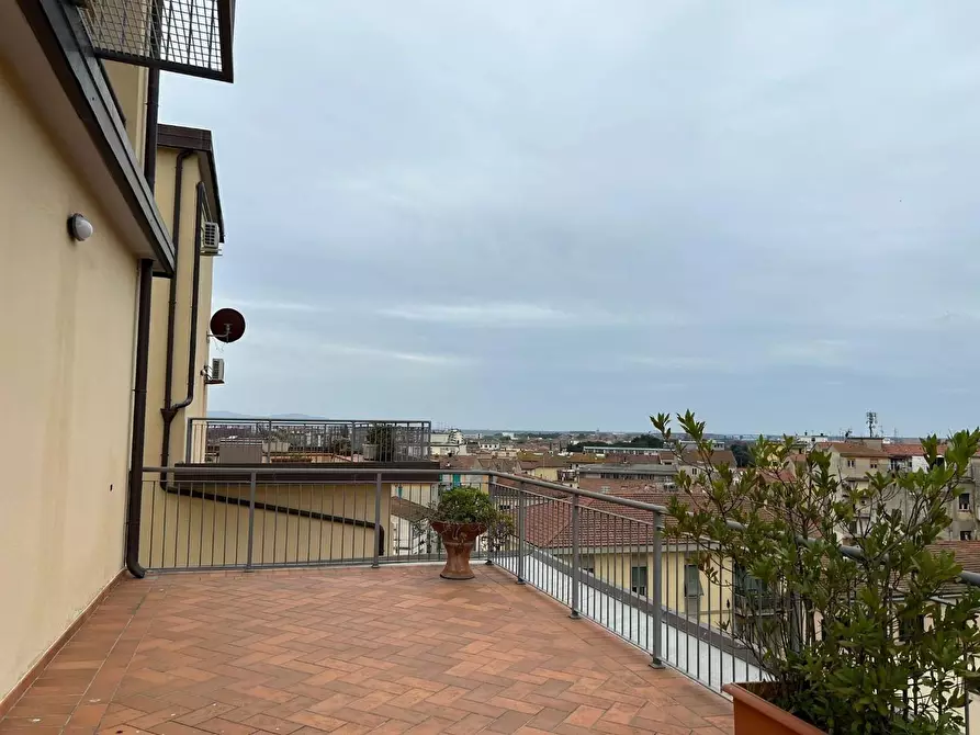 Immagine 38 di Mansarda in vendita  a Pisa