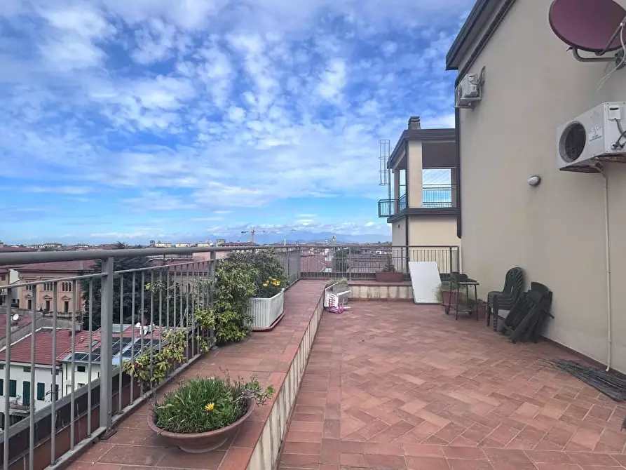 Immagine 29 di Mansarda in vendita  a Pisa