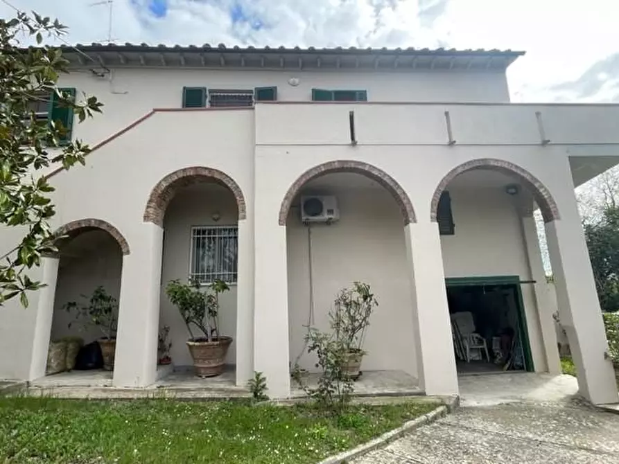 Immagine 1 di Porzione di casa in vendita  a Crespina Lorenzana