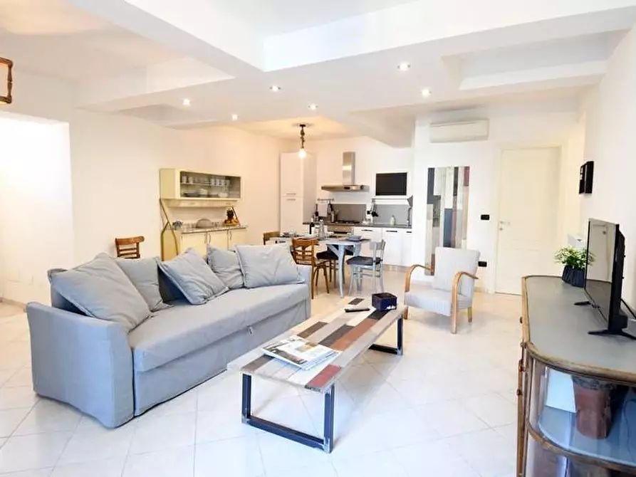 Immagine 7 di Appartamento in affitto  a Pietrasanta