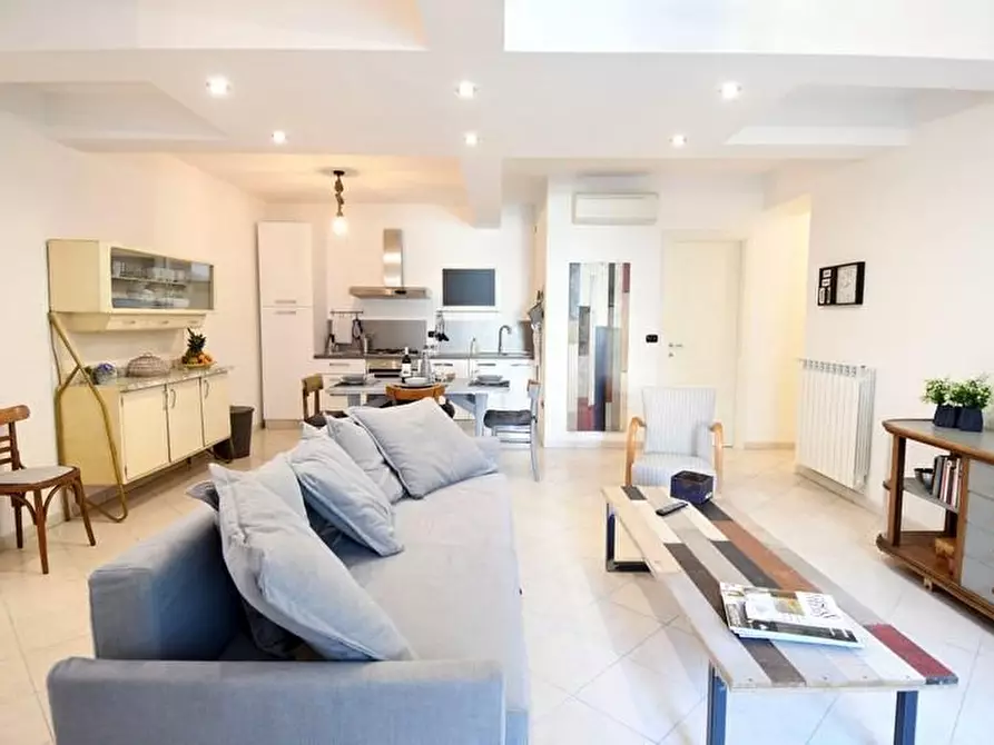 Immagine 8 di Appartamento in affitto  a Pietrasanta