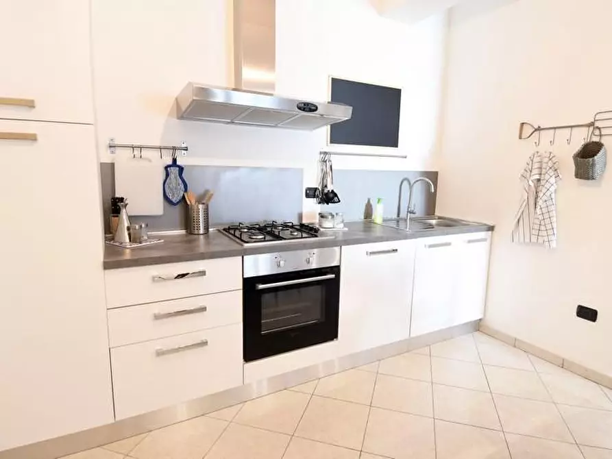 Immagine 9 di Appartamento in affitto  a Pietrasanta