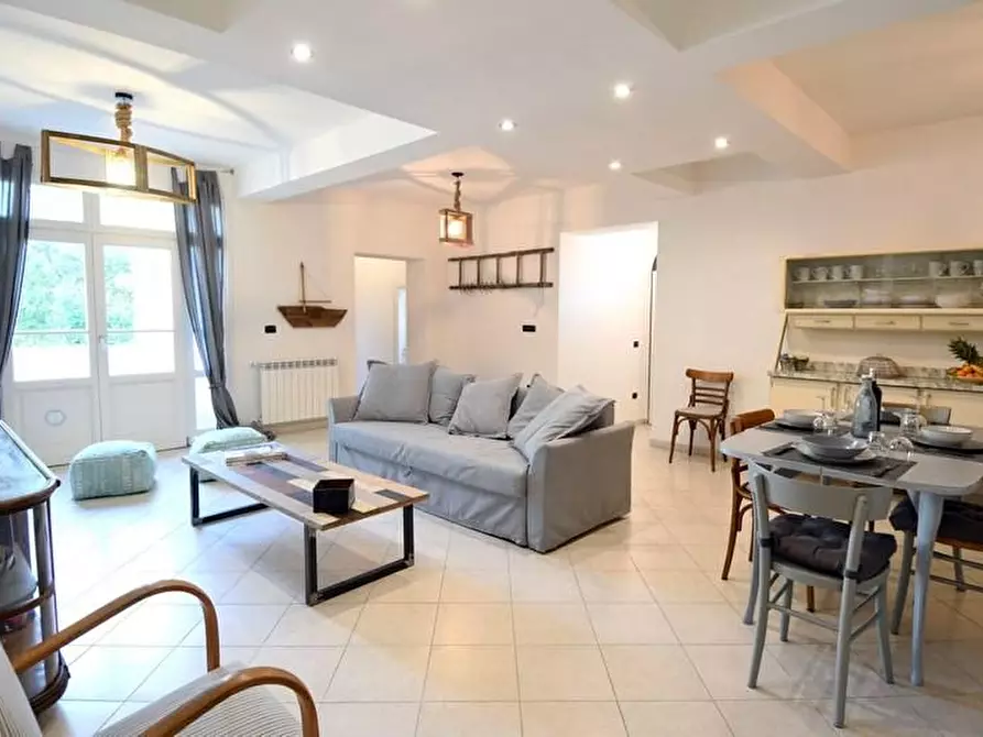 Immagine 5 di Appartamento in affitto  a Pietrasanta