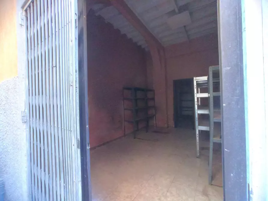 Immagine 3 di Negozio in vendita  a Pisa