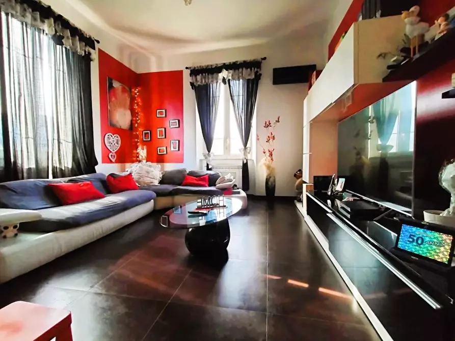 Immagine 2 di Villa in vendita  a Lucca