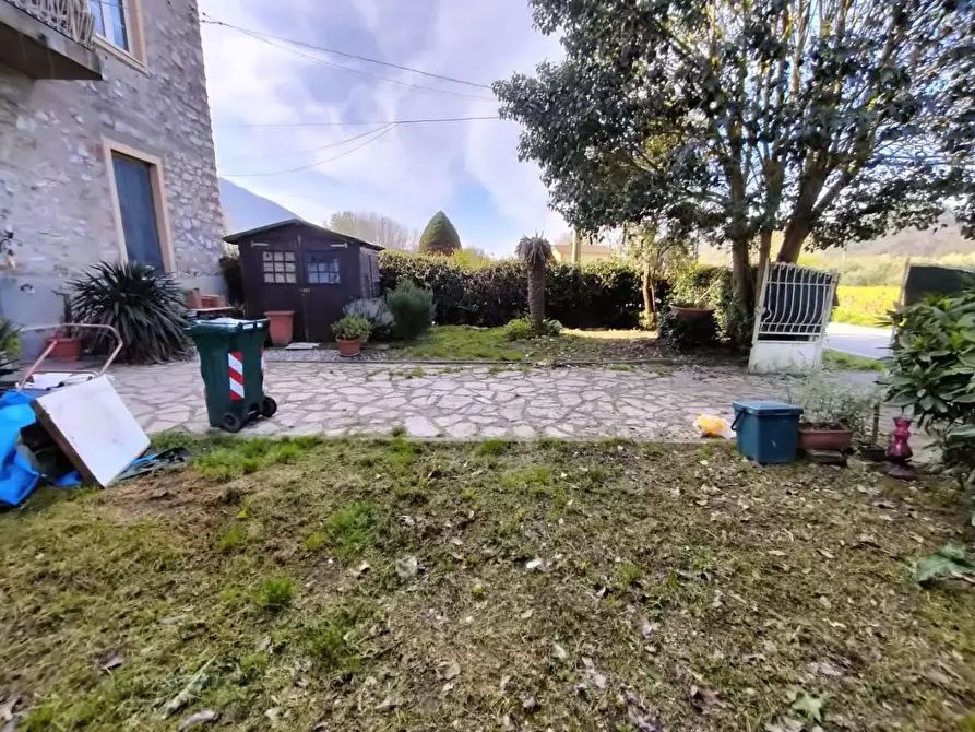 Immagine 22 di Villa in vendita  a Lucca