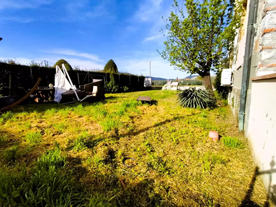 Immagine 20 di Villa in vendita  a Lucca