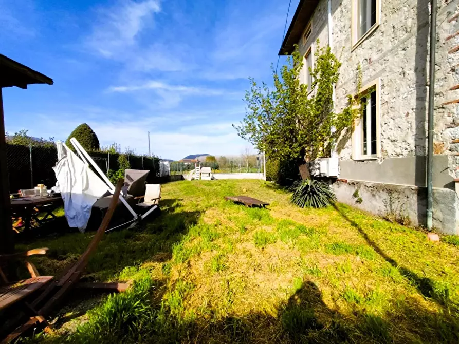Immagine 19 di Villa in vendita  a Lucca