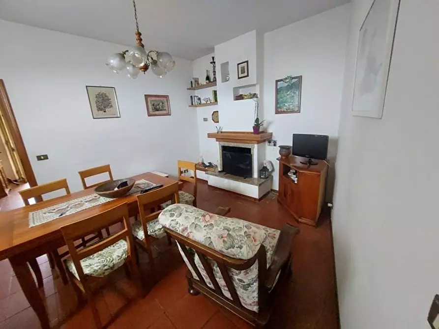 Immagine 8 di Casa indipendente in vendita  a Massa