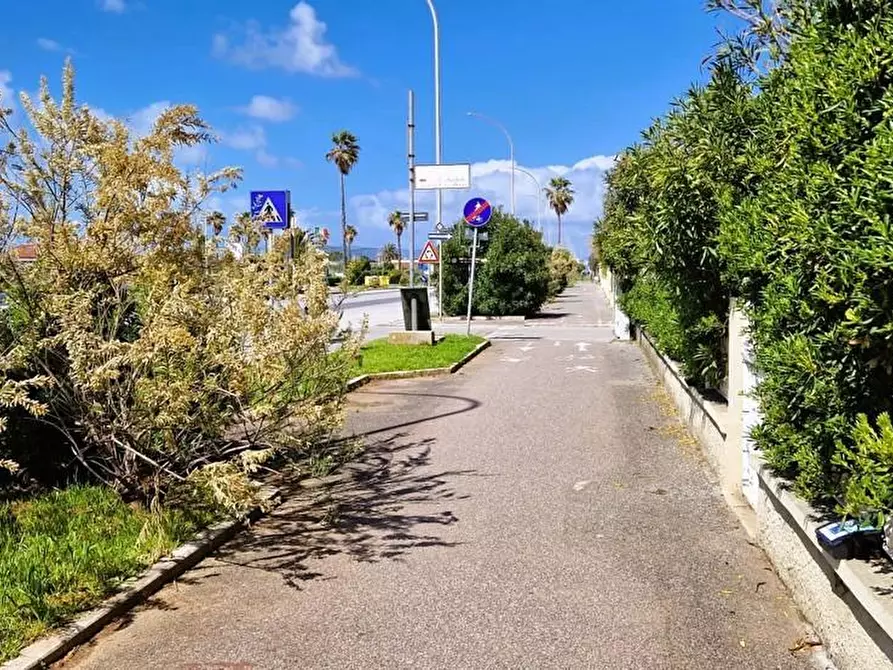 Immagine 11 di Appartamento in vendita  a Massa