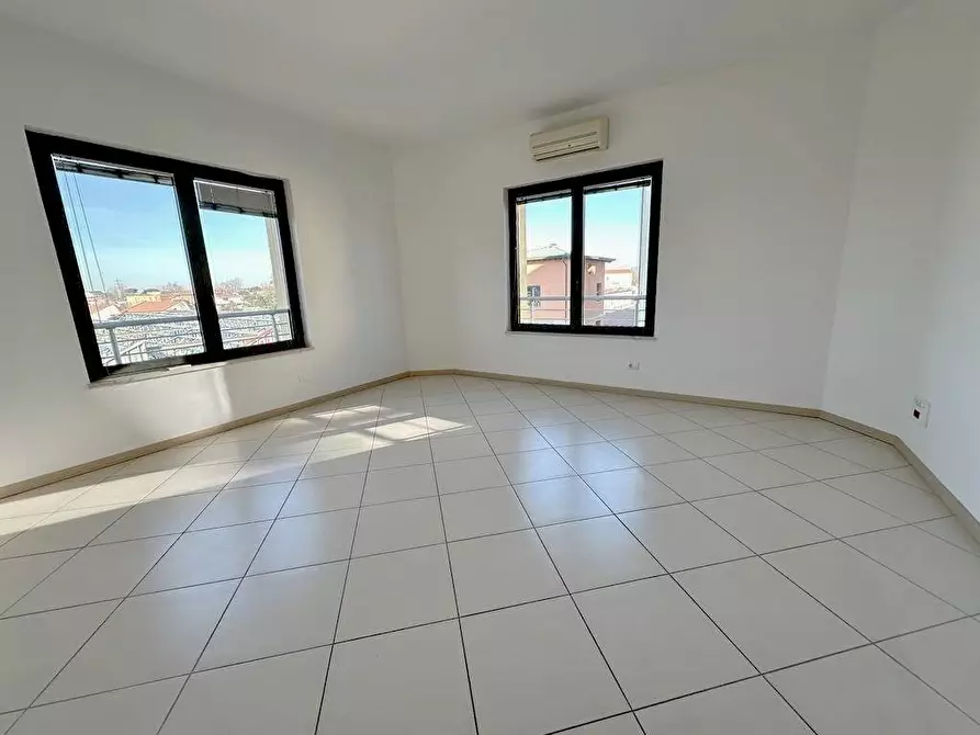 Immagine 2 di Ufficio in vendita  a Pisa