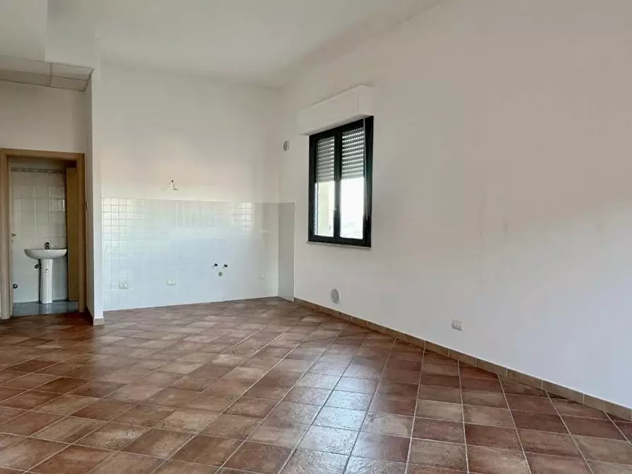 Immagine 11 di Ufficio in vendita  a Pisa