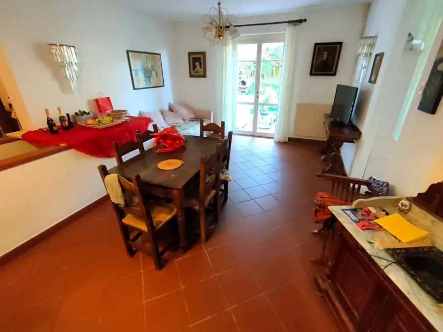 Immagine 3 di Appartamento in vendita  a Massa