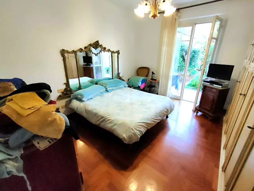 Immagine 6 di Appartamento in vendita  a Massa